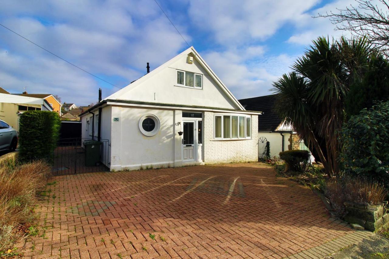 Becky'S Bungalow By Ty Sa -Spacious 4 Bed Bungalow Cardiff Eksteriør bilde