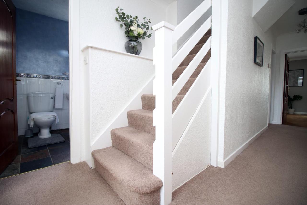 Becky'S Bungalow By Ty Sa -Spacious 4 Bed Bungalow Cardiff Eksteriør bilde