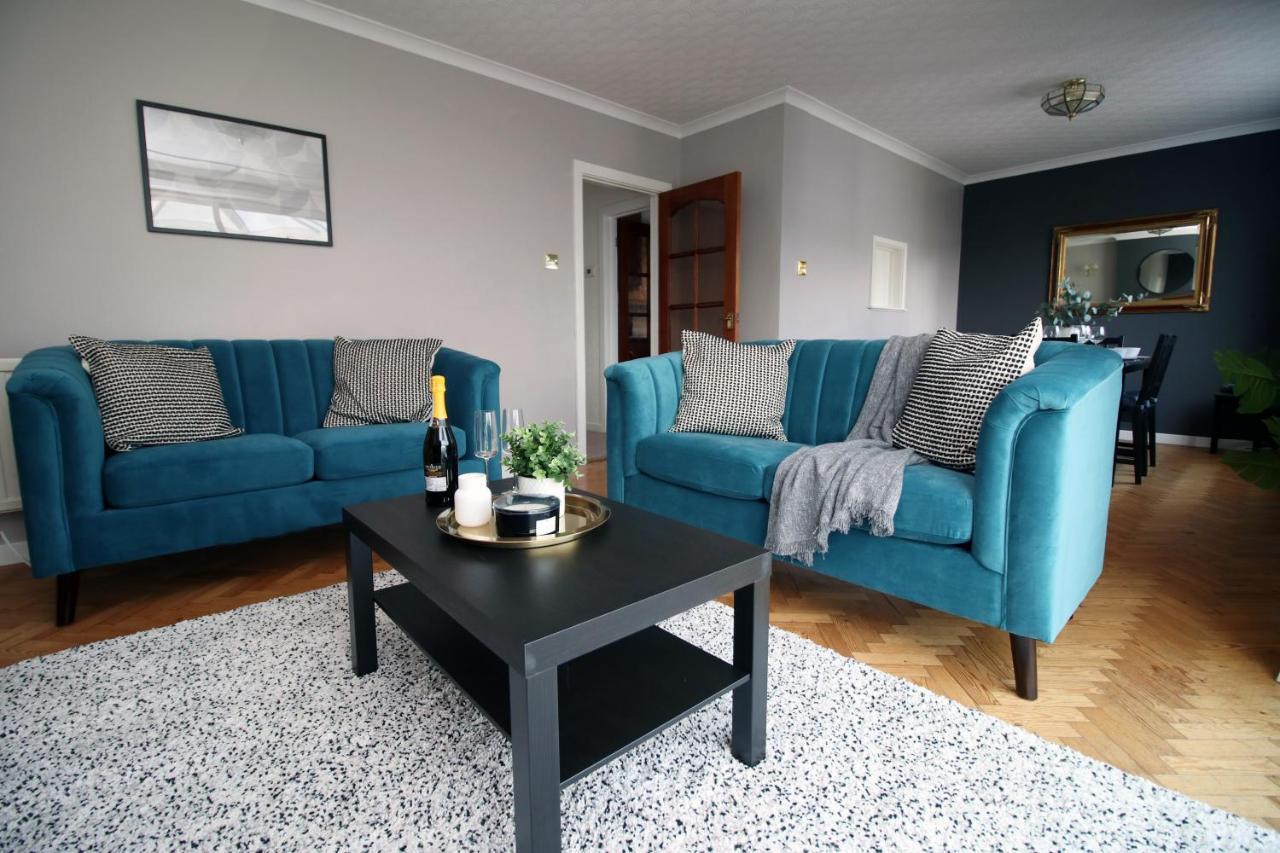 Becky'S Bungalow By Ty Sa -Spacious 4 Bed Bungalow Cardiff Eksteriør bilde