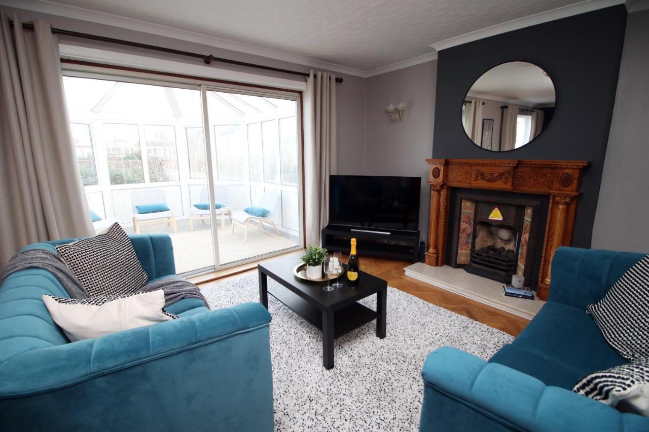 Becky'S Bungalow By Ty Sa -Spacious 4 Bed Bungalow Cardiff Eksteriør bilde